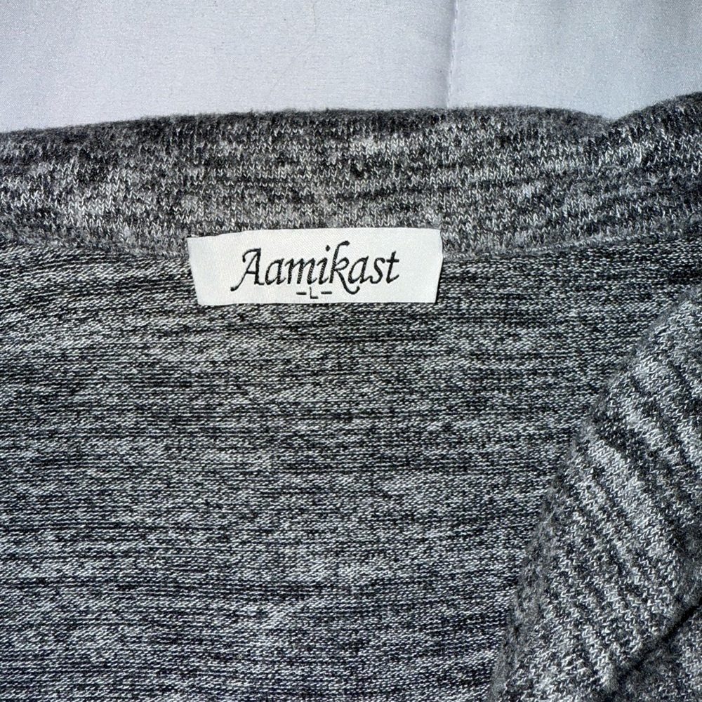 Aamikast Gray Button Up Pajama Set Size Large - Picture 4 of 10
